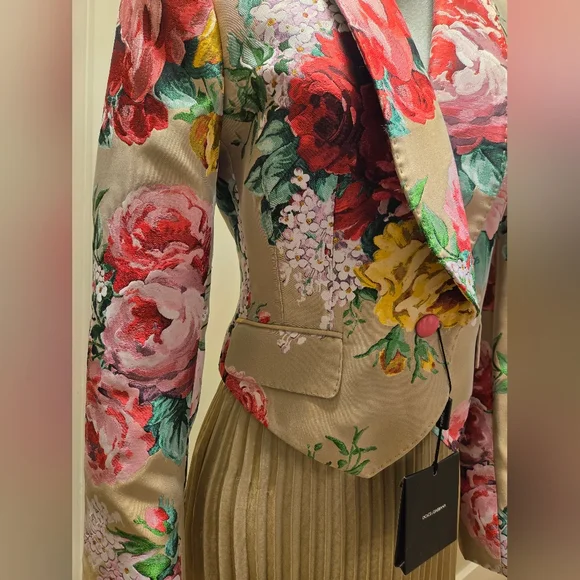 Dolce & Gabbana Floral Blazer in Red, Pink, and Yellow, Silk Blend - Picture 6 of 13